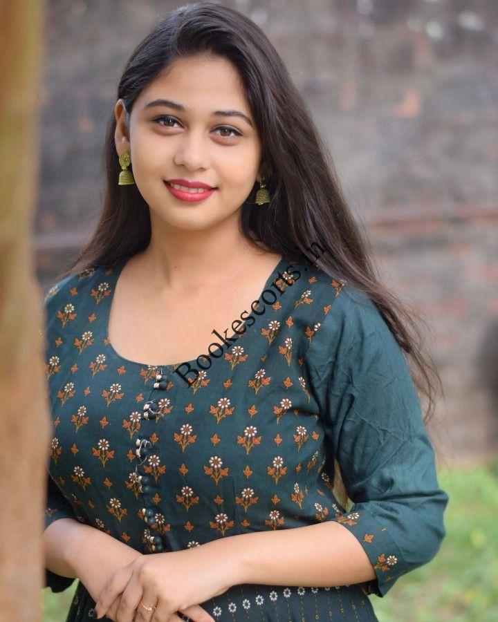 Book a lusty night with fantastic Russian escort near Raghurajnagar, Satna