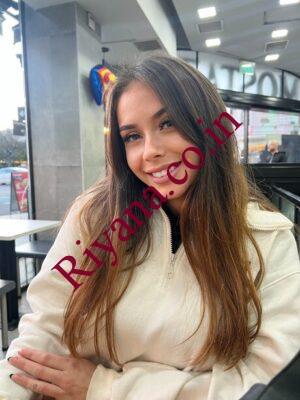 ᎡᎧᎽᎪᏞ༄༄ ✔️8826243211 Call Girls in Hauz Rani Delhi NCR