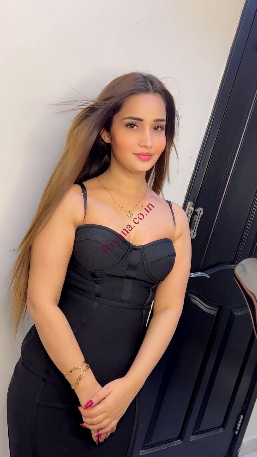 Call Girls In Defence Colony Delhi 9999429918 ℂ𝕒𝕝𝕝 𝔾𝕚𝕣𝕝𝕤