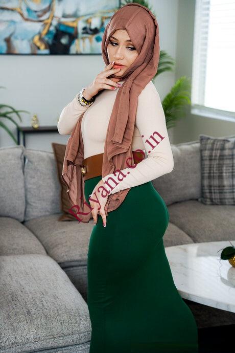 ᎡᎧᎽᎪᏞ༄༄ ✔️8826243211 Call Girls in Akshardham Delhi NCR