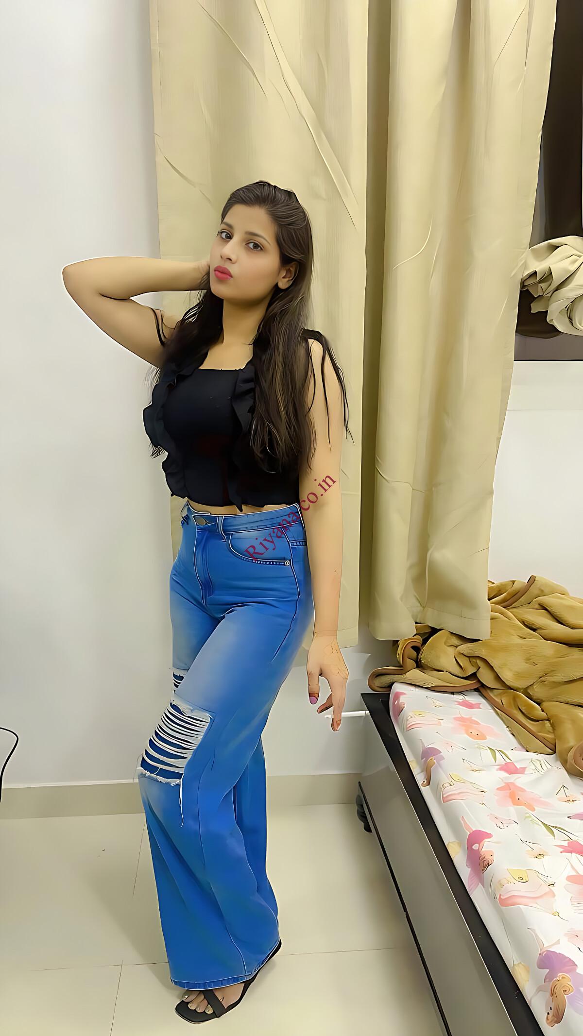 Call girls in Sector 107 Noida 8750020700 Escorts service