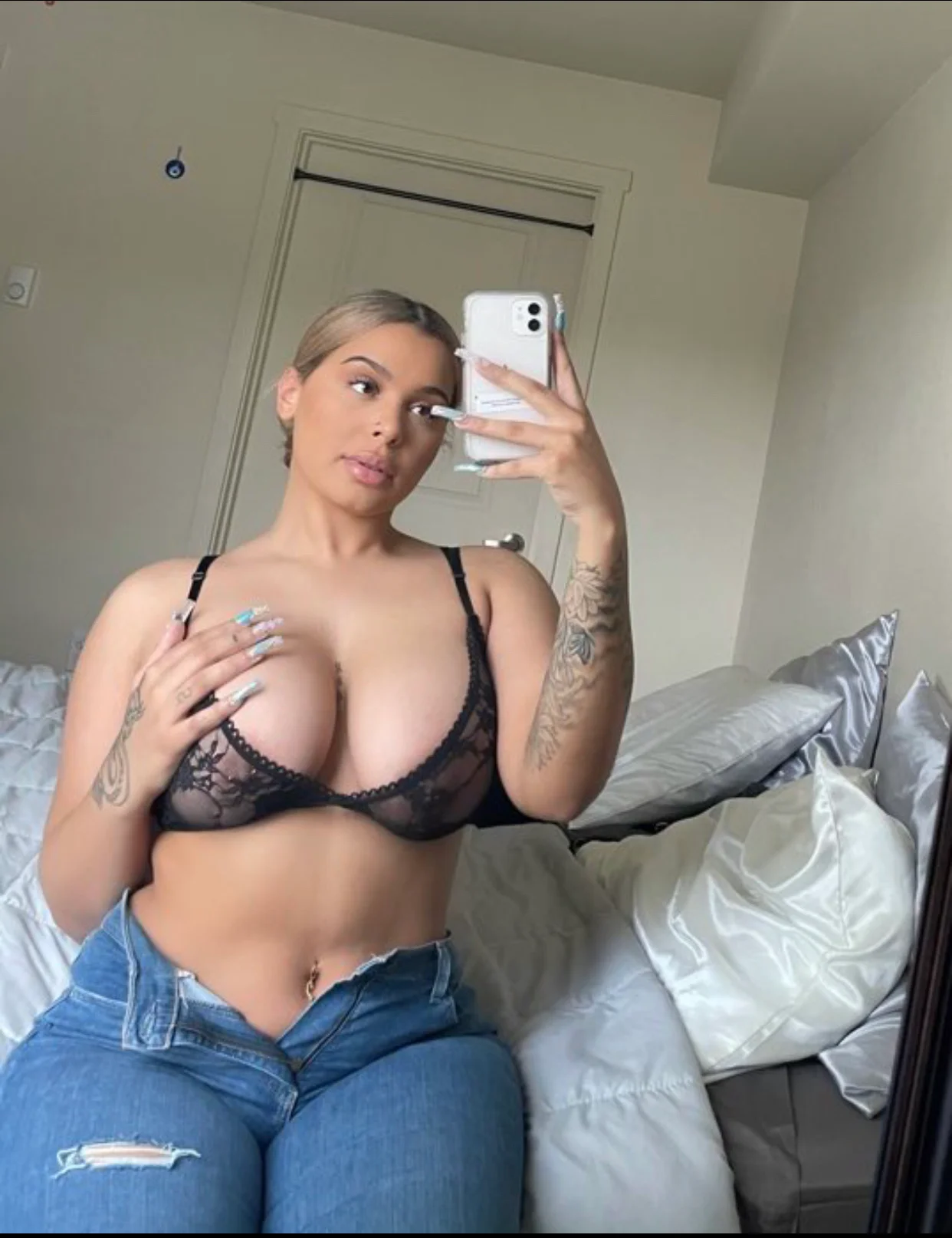 Call Girls in Hauz Khas | Call Anytime 88oo9o2898 (New Delhi)